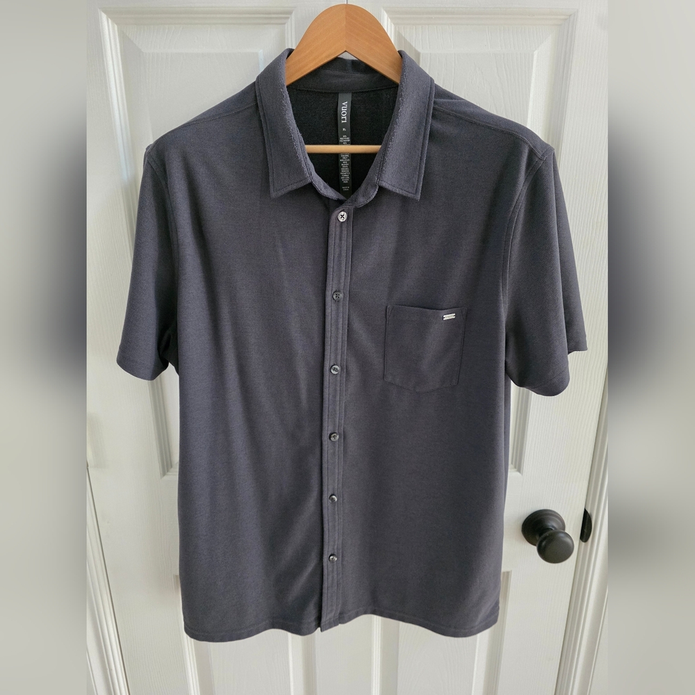 Vuori Men's Charcoal Short Sleeve Ace Button Down Shirt.